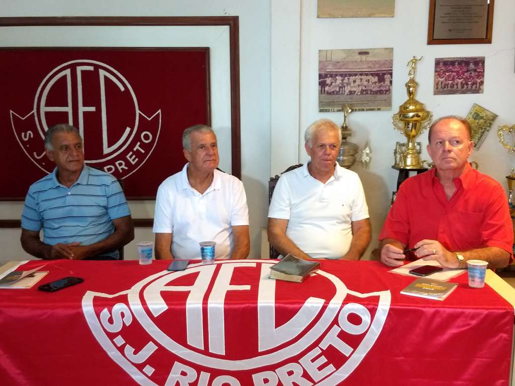  De forma oficial, América apresenta Pinho como novo técnico para a disputa da Segundona (Foto: José Paulo Necchi Oliveira)