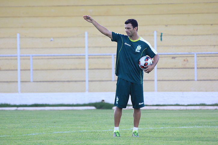 Mato-grossense: “Ainda não tem equipe definida”, diz Júnior Rocha, técnico do Luverdense