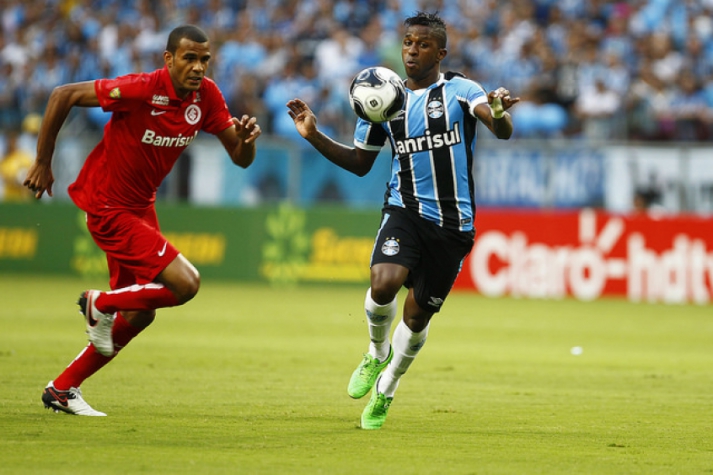 Baiano: Bahia oficializa contratação de ex-zagueiro do Internacional