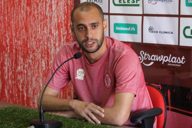Goiano: Ex-atacante do Botafogo-SP não passa em testes físicos e deixa Atlético-GO