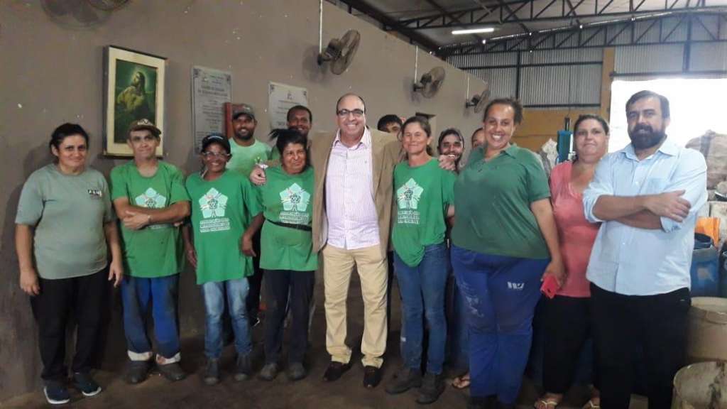 Executor do Futebol Sustentável, Edivaldo Ferraz visita cooperativa de Novo Horizonte