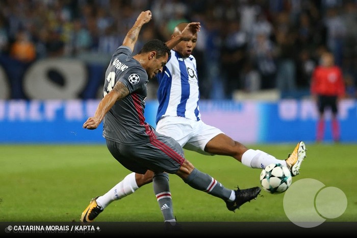 Gaúcho: Grêmio quer lateral que jogou por seis temporadas no Barcelona