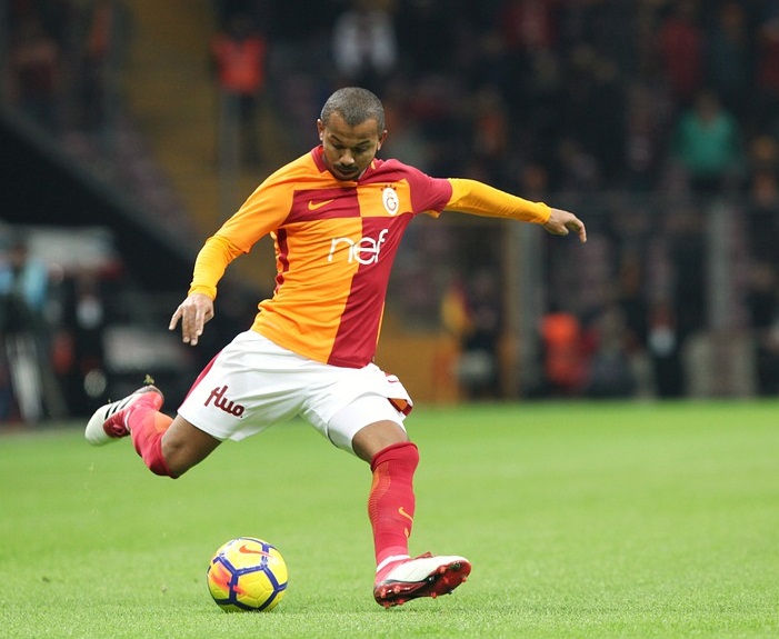 Com Ferraz distante, São Paulo monitora ex-lateral de Fluminense e Guarani