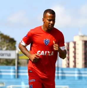 Paranaense: Após ficar próximo do Guarani, lateral é oficializado pelo Paraná