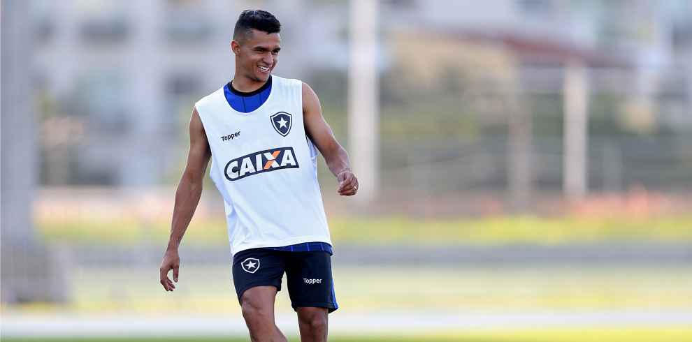 Palmeiras empresta Érik para o Botafogo por mais uma temporada