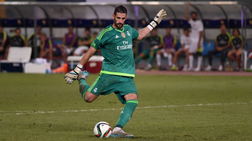 Reserva no Real Madrid, goleiro Casilla se transfere para o Leeds