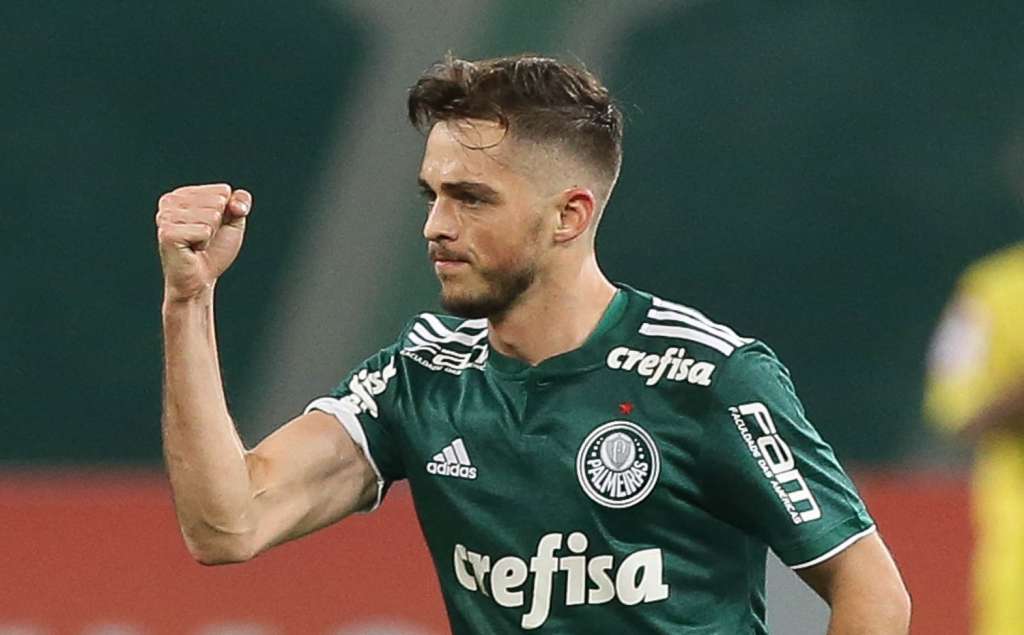 Botafogo faz consulta por Hyoran, meia do Palmeiras