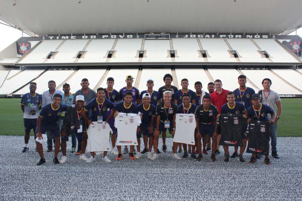 Jogadores do Visão Celeste foram convidados para conhecerem a Arena Corinthians