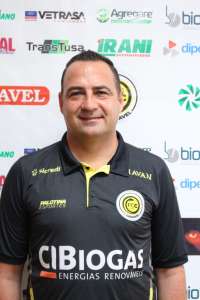 Paranaense: Paulo Foiani vê torcida como trunfo para boa campanha