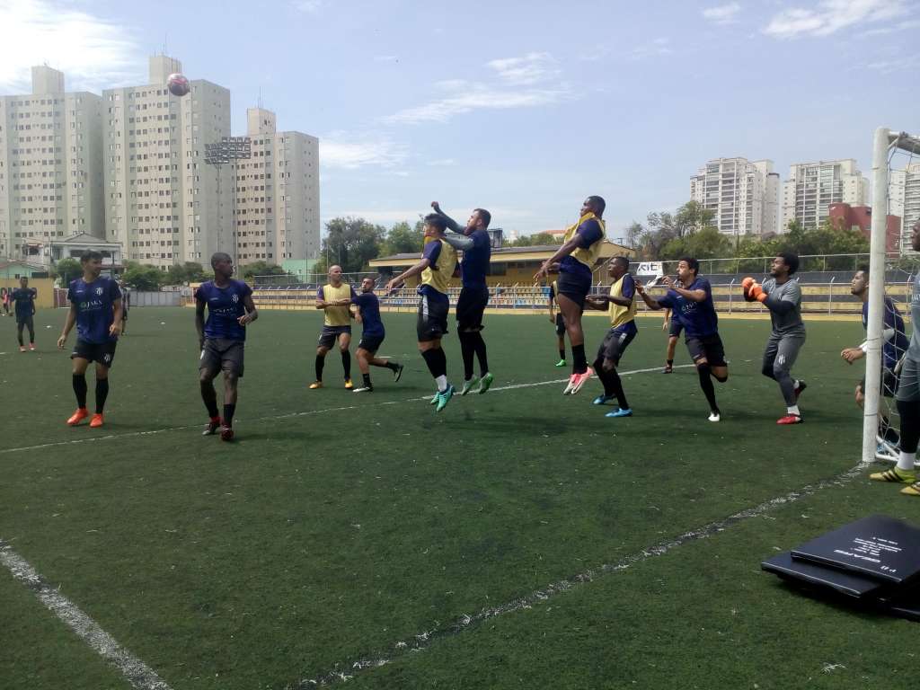 Cachorrão quer aproveitar mescla no elenco para buscar o acesso (Foto: João Victor Romoli/EC São Bernardo)