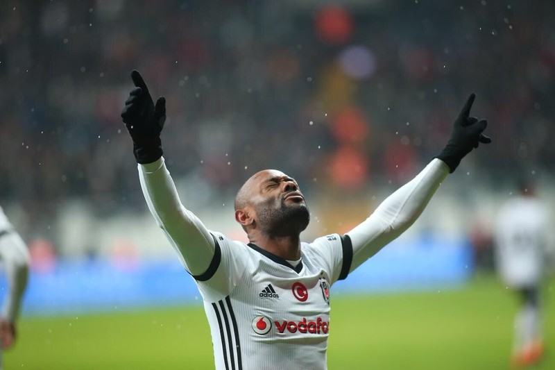 Corinthians acerta contratação de ex-atacante de Flamengo e Palmeiras