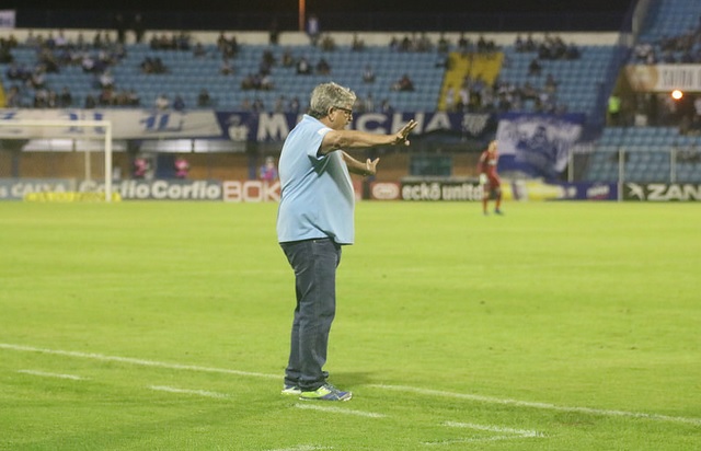 Catarinense: Técnico do Avaí não se empolga com goleada na estreia