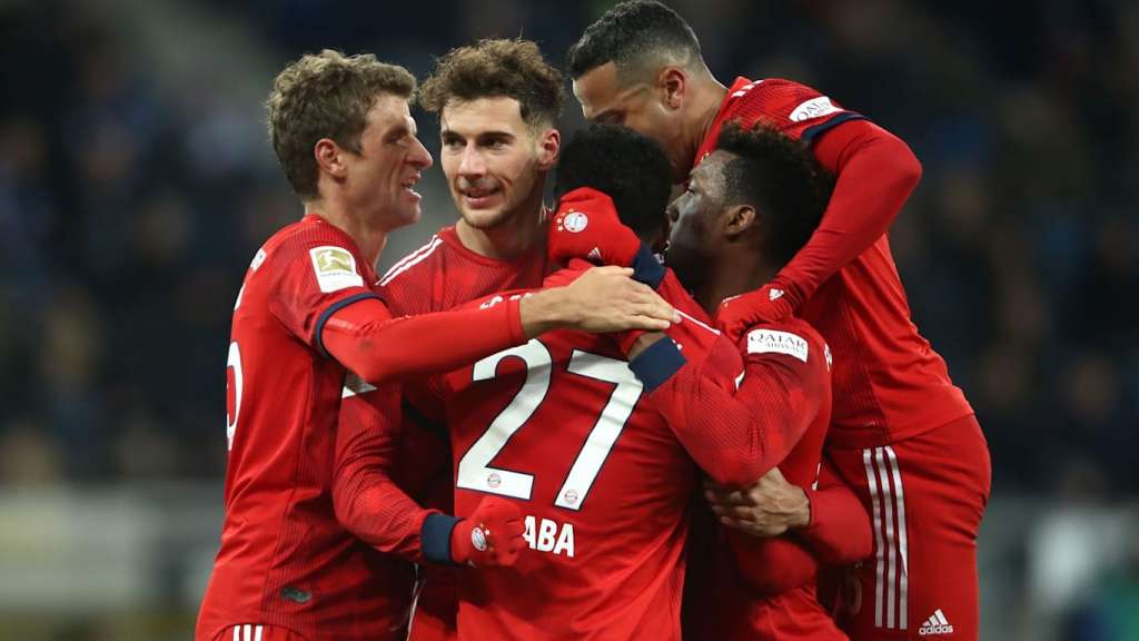 Jogadores do Bayern de Munique comemoram um dos gols marcados na vitória sobre o Hoffenheim