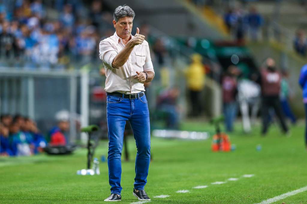 Gaúcho: Fora da estreia do Grêmio, Montoya e Vizeu se destacam em treino