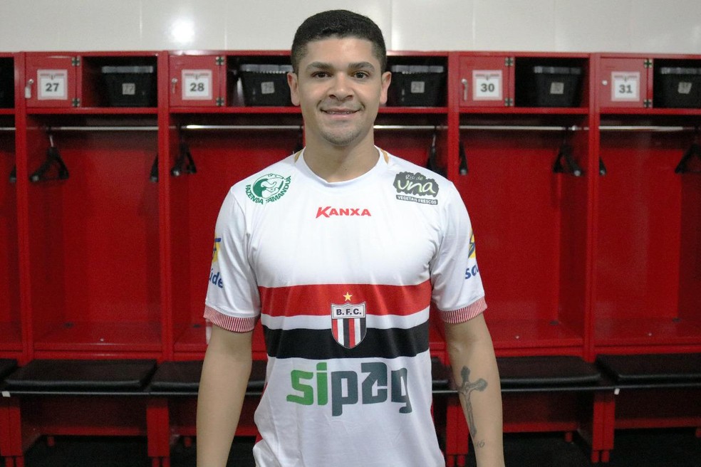 Após dois anos, volante Denilson volta ao futebol no Botafogo de Ribeirão Preto