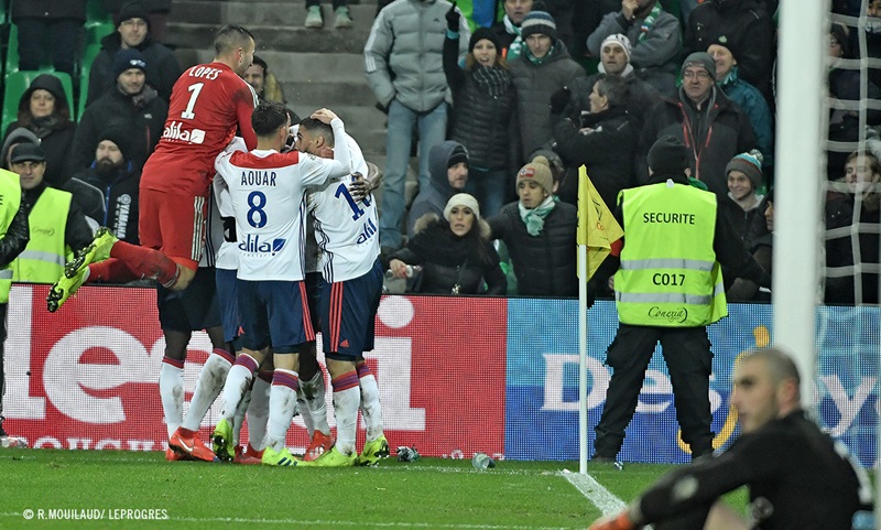 FRANCÊS: Lyon vence confronto direto contra Saint-Étienne e assume o 3º lugar