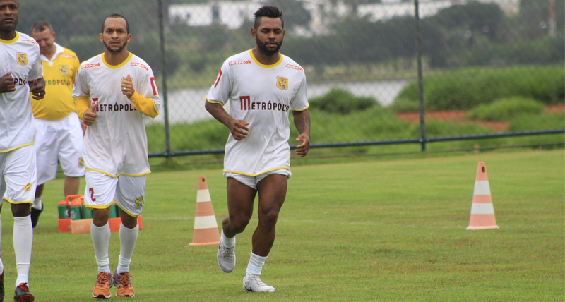 Candango: Brasiliense suspende atacante Jóbson por tempo indeterminado