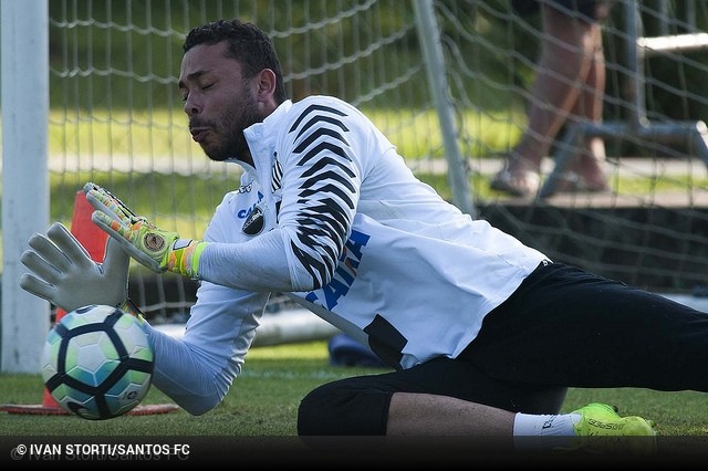 Catarinense: Fora dos planos de Sampaoli, goleiro recebe proposta do Avaí