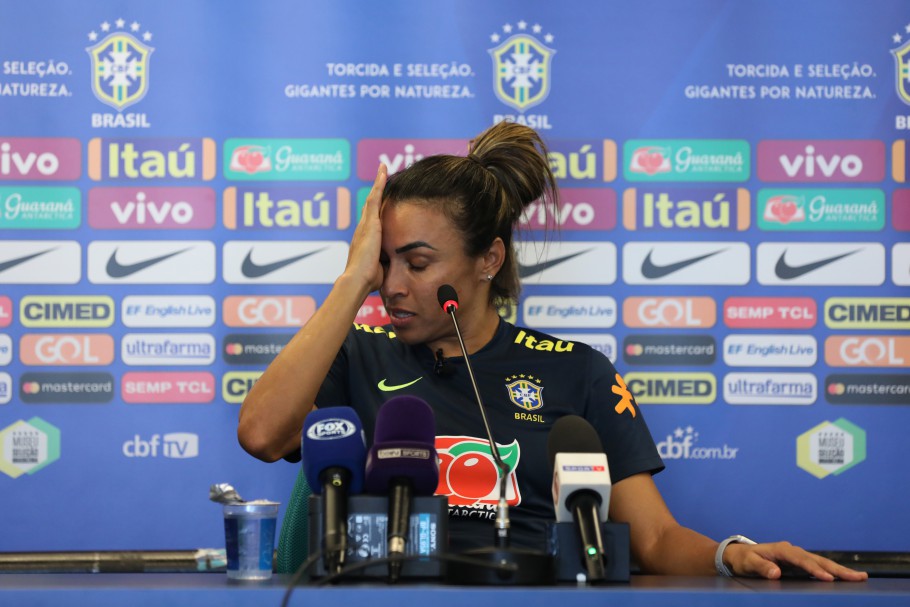 Futebol Feminino: Marta nega pressão por título mundial e cita Messi
