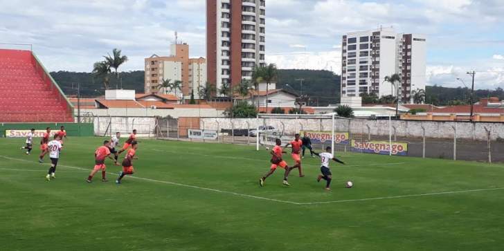 Paulista A3: Meia enaltece estreia pelo Velo Clube e alerta para manter atuações