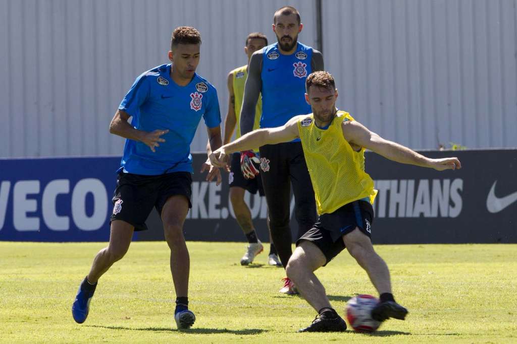 Boselli e Manoel aparecem no BID e podem estrear pelo Corinthians no sábado