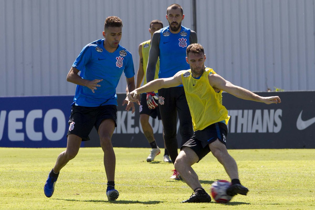 Boselli e Manoel aparecem no BID e podem estrear pelo Corinthians no sábado