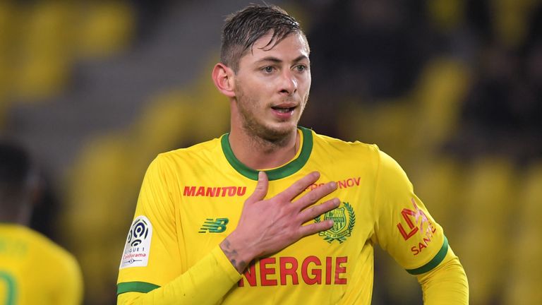 Avião com jogador argentino Emiliano Sala desaparece na França