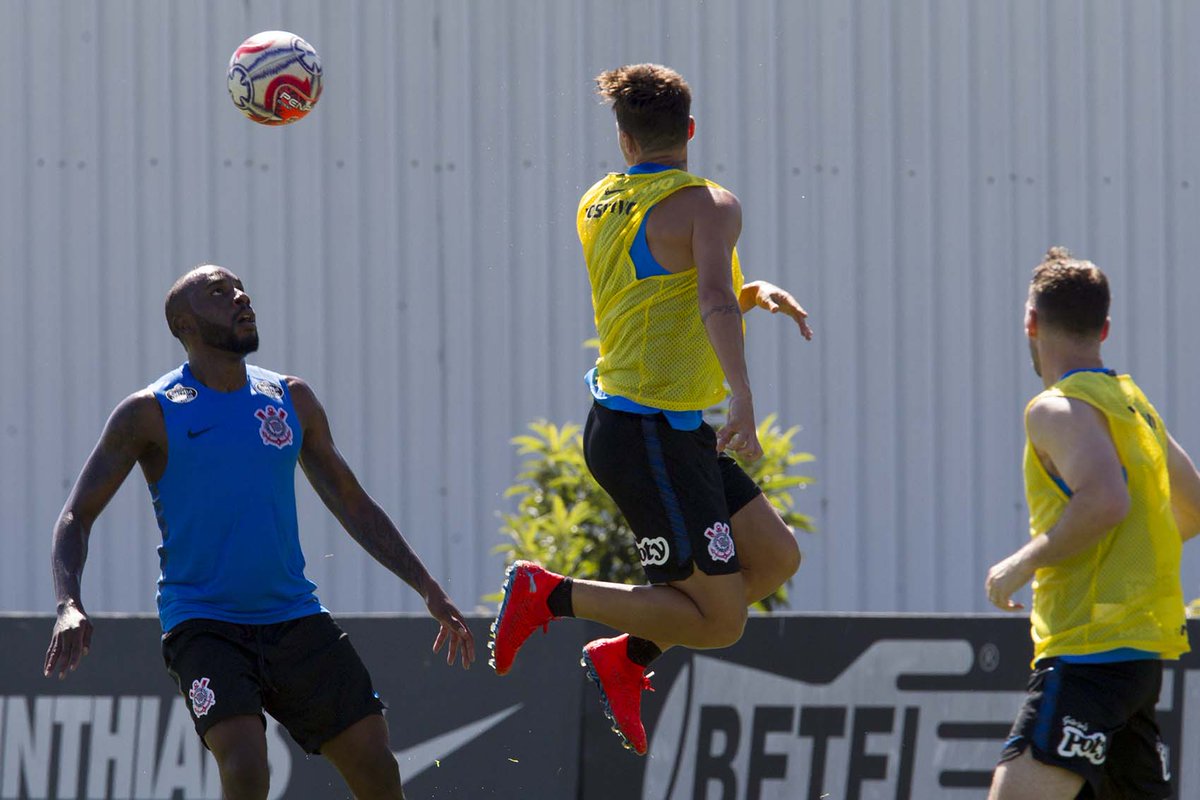 Paulistão: Carille esboça Corinthians para enfrentar o Guarani com Léo Santos na zaga