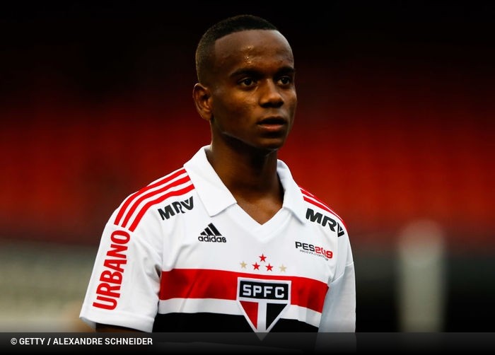 Destaque da base, Barcelona monitora jovem atacante do São Paulo