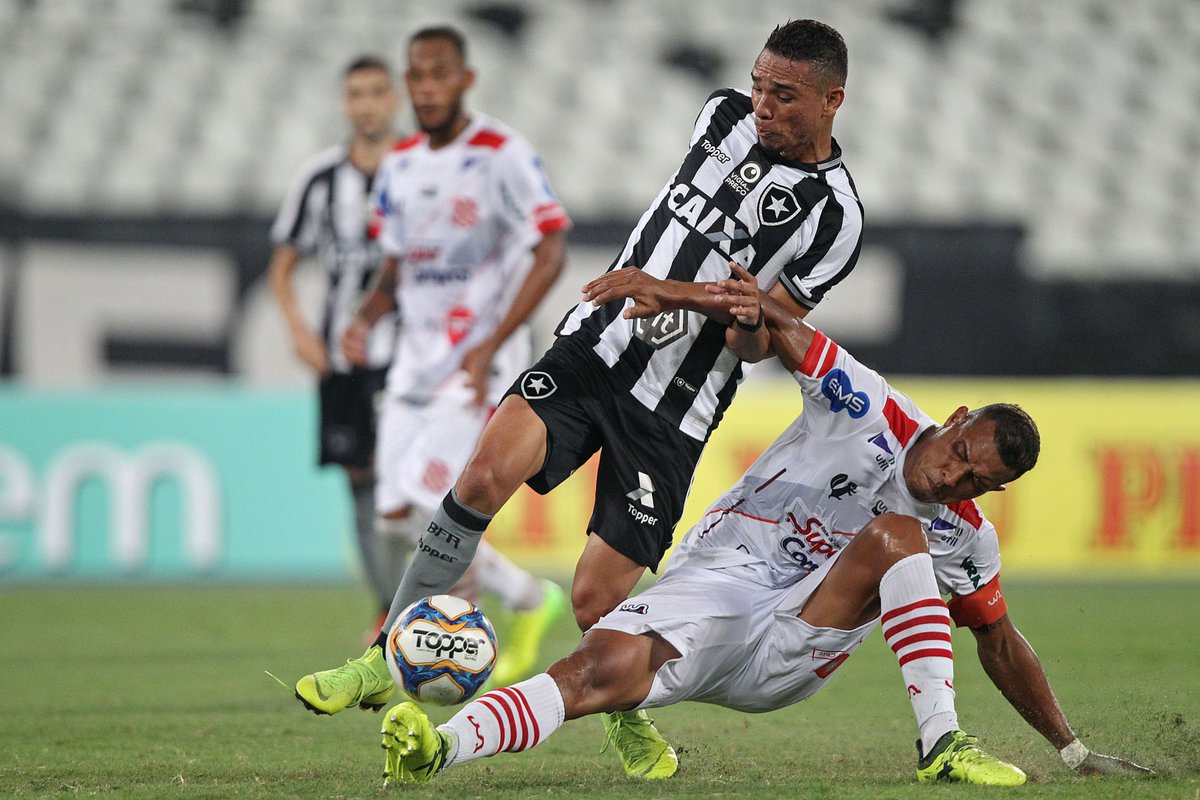 CARIOCA: Sob vaias, Botafogo fica no empate com o Bangu no Nilton Santos