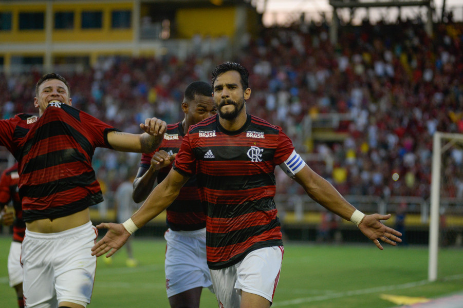 CARIOCA: Com golaço de Dourado, Flamengo só empata nas estreias de Gabriel e Arrascaeta