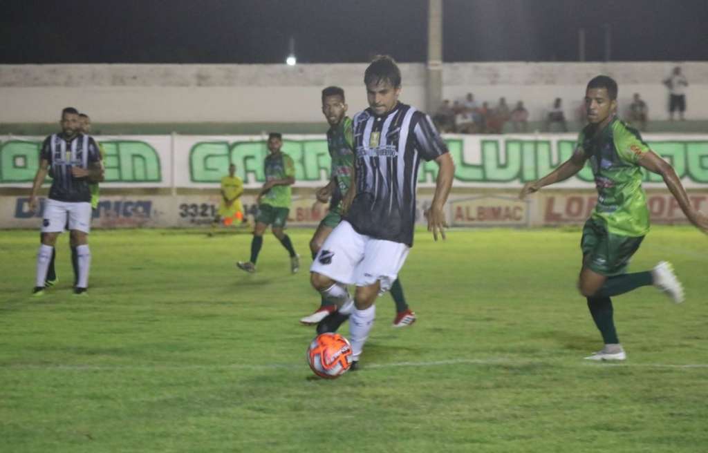 O ABC sofreu, mas conseguiu vencer o ASSU e assumiu a liderança do Campeonato Potiguar (Foto: Andrei Torres/ABC FC)