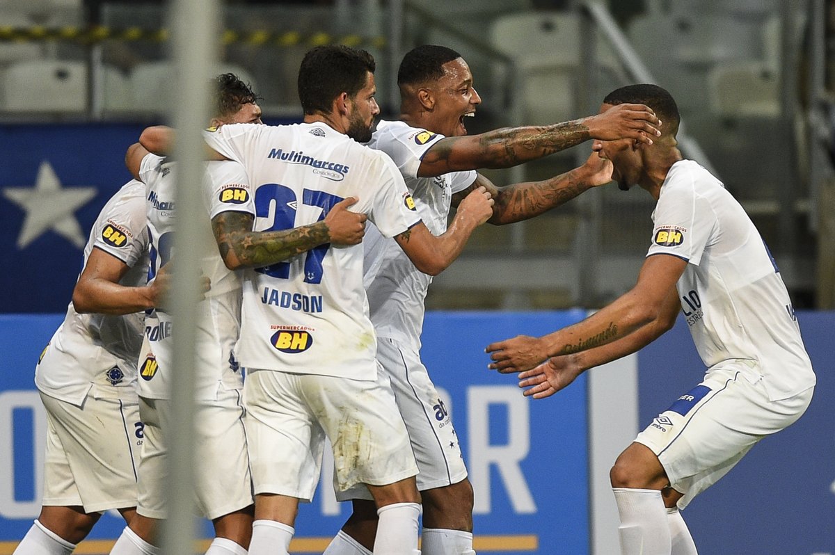 MINEIRO: Cruzeiro joga para o gasto e bate Patrocinense no Mineirão