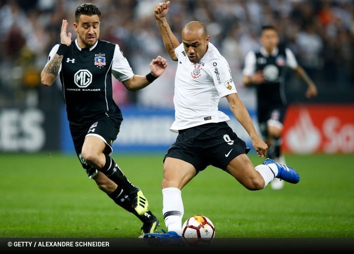 Cearense: Ceará age rápido e contrata centroavante do Corinthians