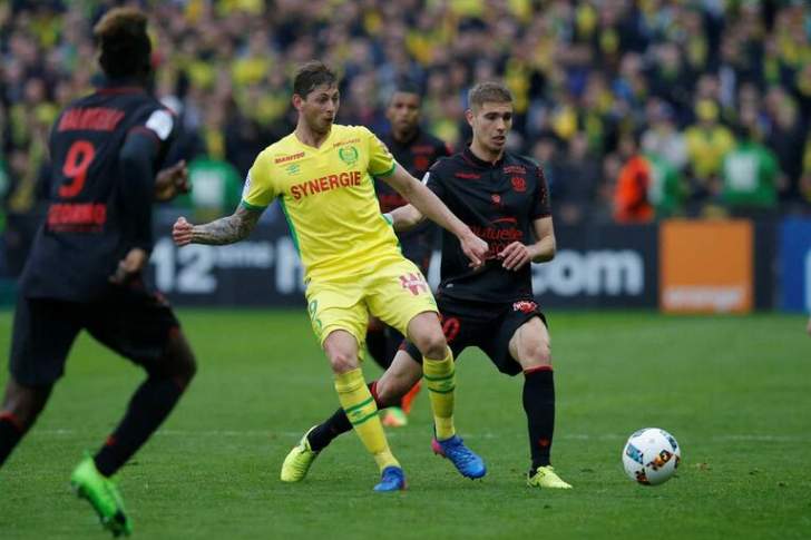 Polícia retoma buscas por avião desaparecido com jogador argentino Emiliano Sala