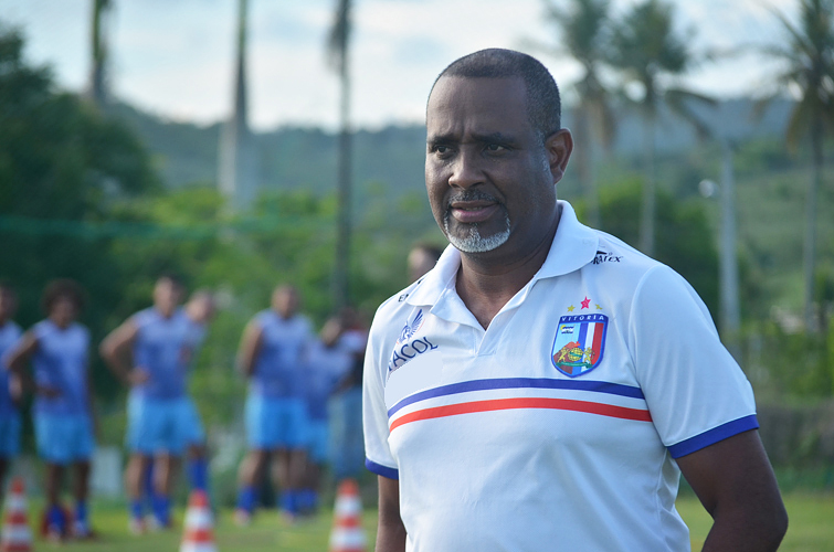 Pernambucano: Após derrota para o Sport, Vitória anuncia saída de treinador