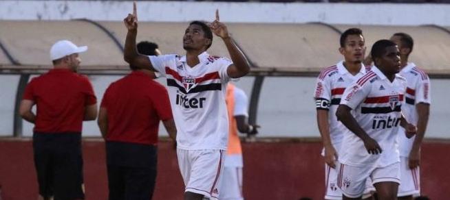 São Paulo mostrou força ao golear o Guarani nas semifinais e entra na final como favorito