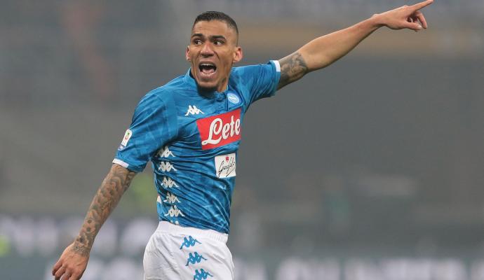 Na mira do PSG, Carlo Ancelotti garante que o volante Allan seguirá no Napoli
