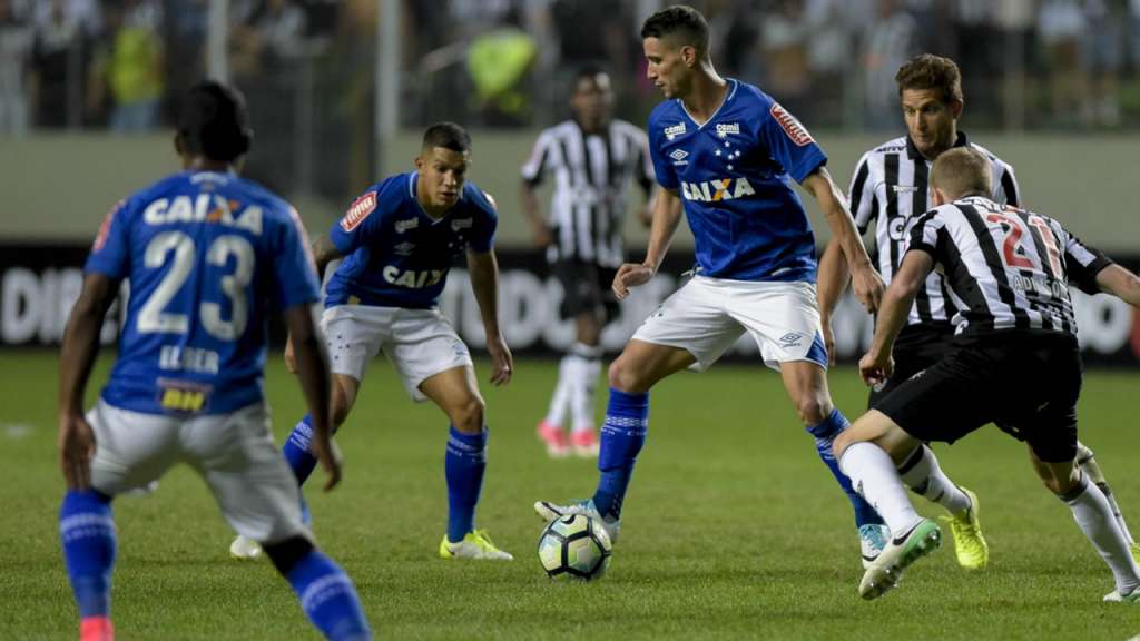 Cruzeiro e Atlético duelam no Campeonato Mineiro