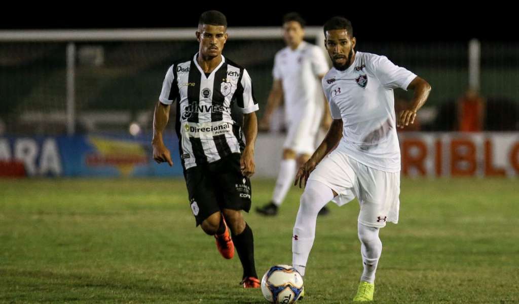 O atacante Everaldo enalteceu o trabalho que vem sendo realizado por Fernando Diniz no Fluminense