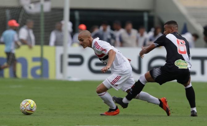 O São Paulo abriu 2 a 0, mas cedeu o empate ao Vasco e ganhou nos pênaltis