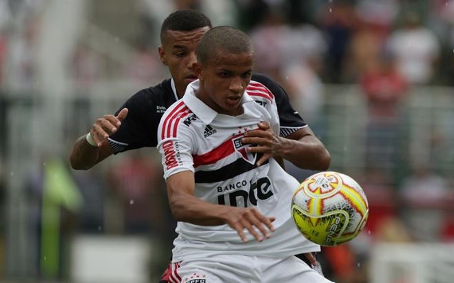Jogadores do São Paulo comemoram o título sobre o Vasco após vice no ano passado
