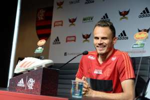 Carioca: Renê minimiza favoritismo do Flamengo: 'Investimento não entra em campo'