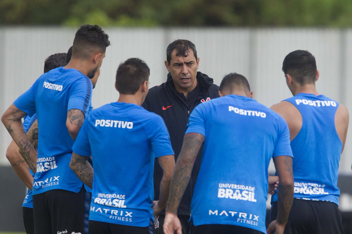 Corinthians muda sete jogadores para buscar primeira vitória no ano