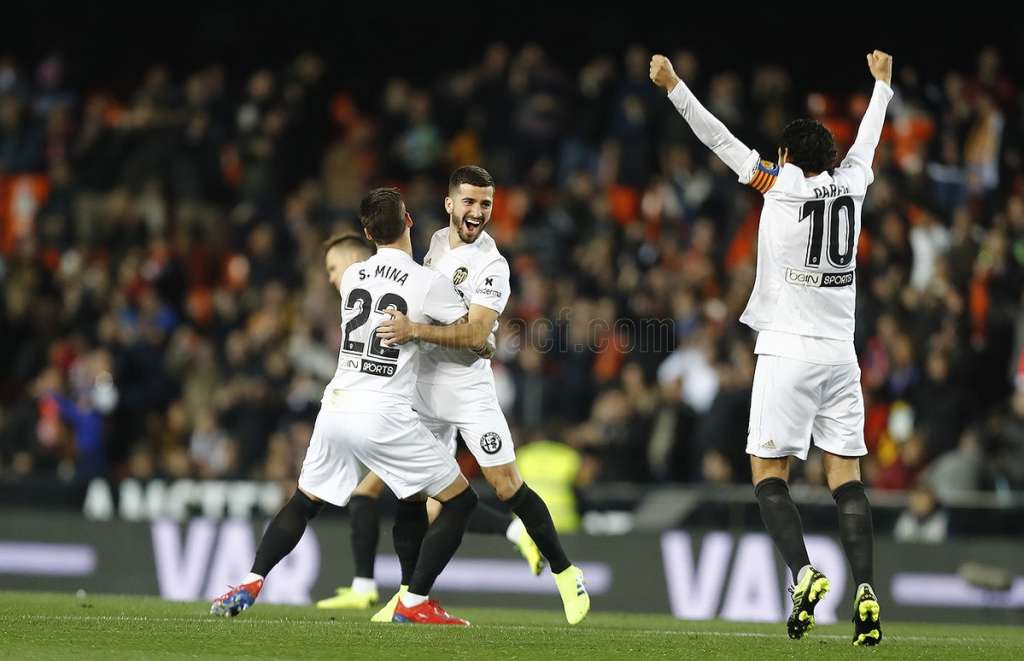 Valencia bate Villarreal em casa e se aproxima dos líderes do Espanhol