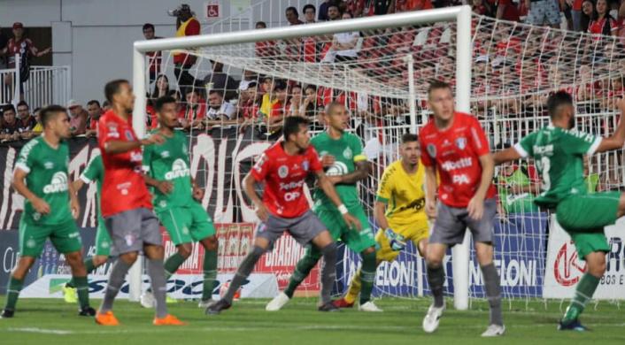 Joinville foi bem no primeiro tempo, mas levou dois gols e sofreu a derrota no final. Foto: Julio César - JEC