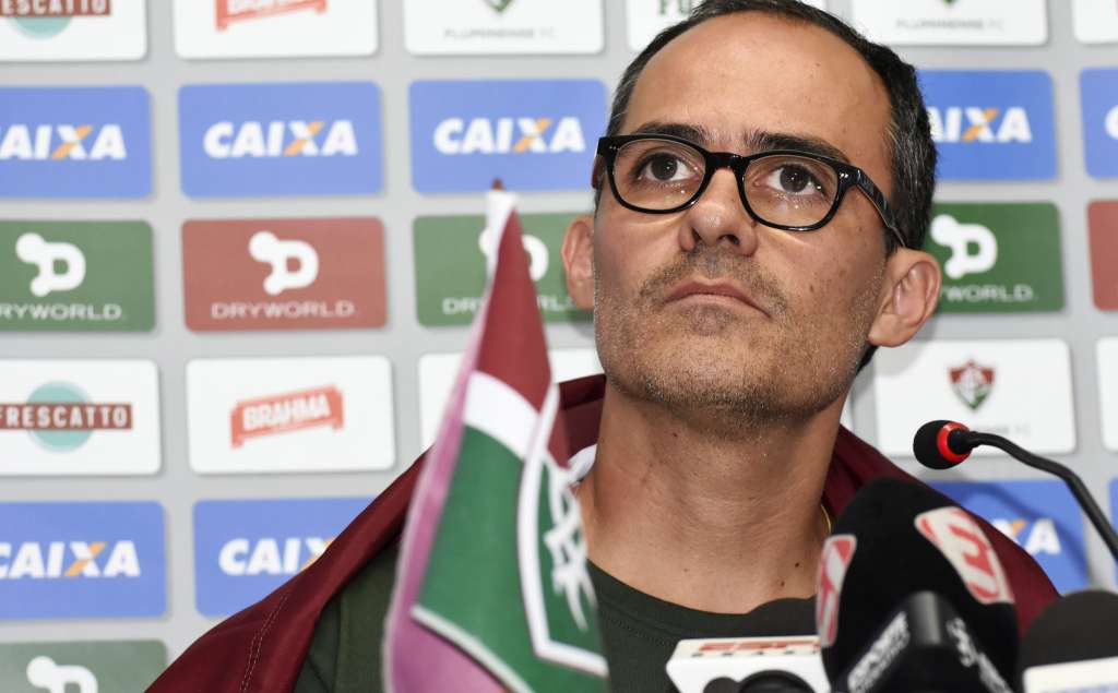 Abad está desgastado no Fluminense