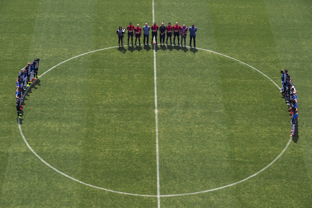 Mineiro: Jogadores de Cruzeiro e Atlético homenageiam vítimas da tragédia de Brumadinho