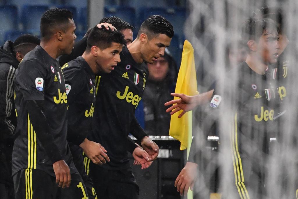 ITALIANO: Cristiano Ronaldo marca no fim, Juventus vira sobre a Lazio e dispara na ponta