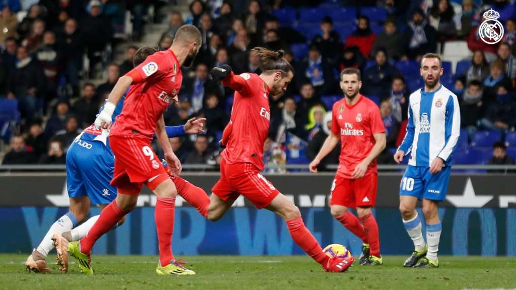 Benzema brilha, Real Madrid bate Espanyol e retoma o terceiro lugar